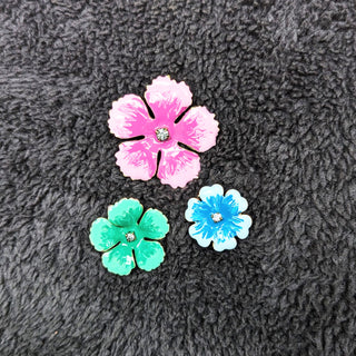 Fresia Brooches in Medium Size