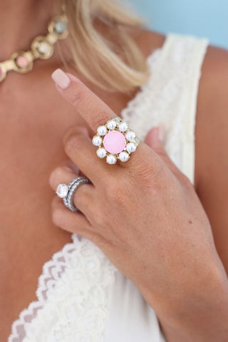Twiggy Plus Ring in Ultra Petal Pink & Pearls