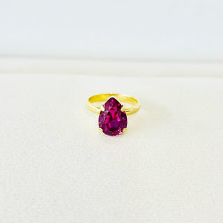 Solitaire Ring in Pear