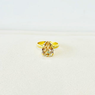 Solitaire Ring in Pear